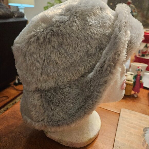 vintage faux fur brimmed hat very soft - Picture 1 of 4